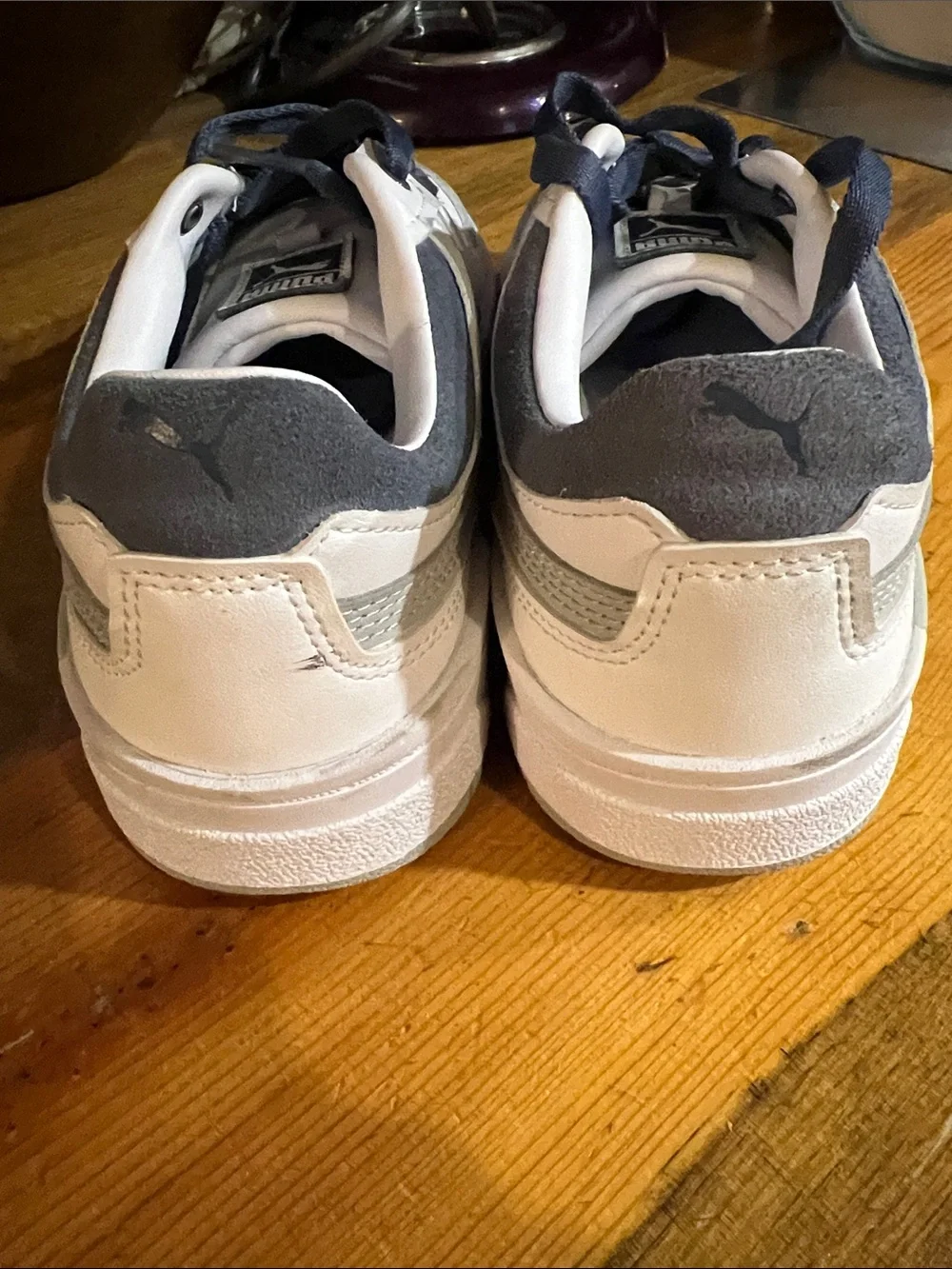 Puma Women’s White and Navy Low-Top Sneakers sz 6